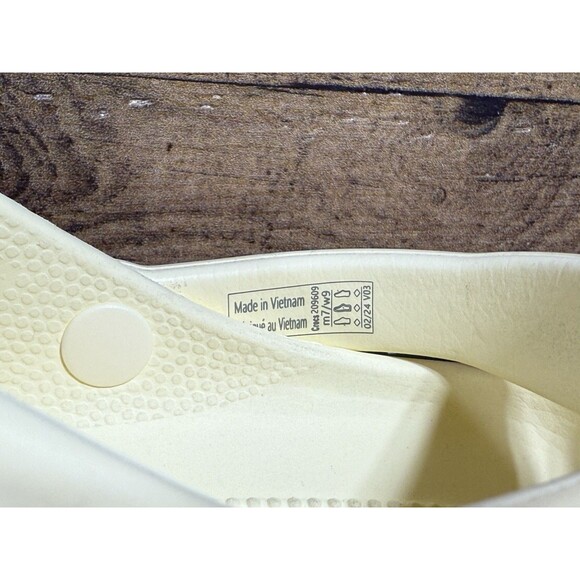 Crocs Unisex Adult's Classic Original Clog Off White Gloss (Men’s 7) Women’s 9 - Picture 4 of 9